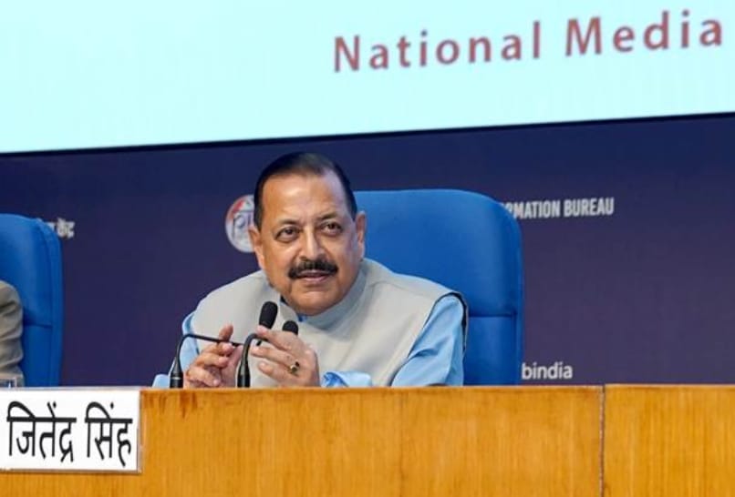 प्रेसवार्ता को संबोधित करते हुए डॉ. जितेन्द्र सिंह प्रेसवार्ता को संबोधित करते हुए डॉ. जितेन्द्र सिंह