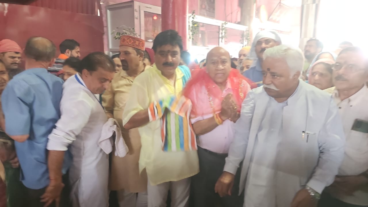 अजय साधोत्रा और रतन लाल गुप्ता ने जगती नगरोटा में ज्येष्ठ अष्टमी पर माता खीर भवानी मंदिर में मत्था टेका अजय साधोत्रा और रतन लाल गुप्ता ने जगती नगरोटा में ज्येष्ठ अष्टमी पर माता खीर भवानी मंदिर में मत्था टेका