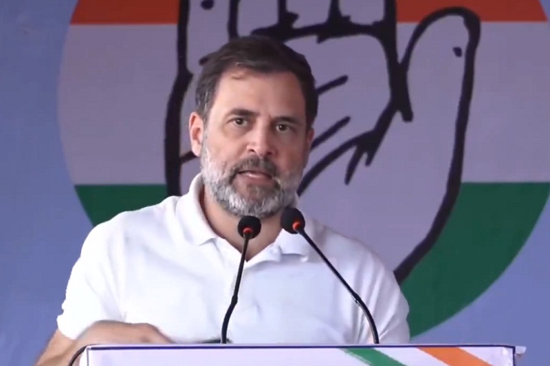 कांग्रेस की जय बापू, जय भीम, जय संविधान रैली को संबोधित करते हुए राहुल गांधी कांग्रेस की जय बापू, जय भीम, जय संविधान रैली को संबोधित करते हुए राहुल गांधी