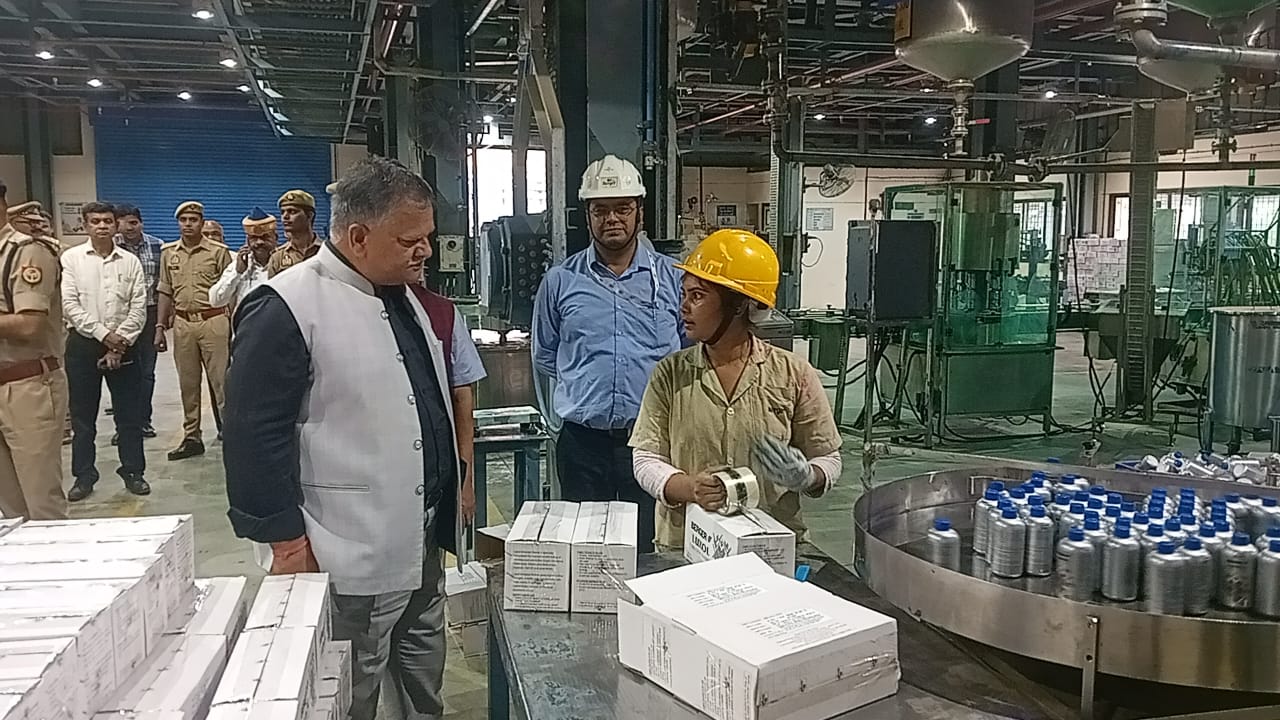 मुख्य सचिव ने किया बिजली विभाग के कार्यालय व बर्जर पेंट्स यूनिट का निरीक्षण मुख्य सचिव ने किया बिजली विभाग के कार्यालय व बर्जर पेंट्स यूनिट का निरीक्षण