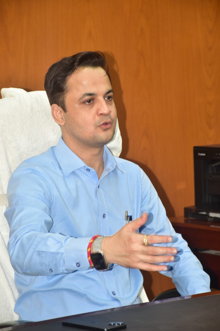 नव पदस्थापित जिलाधिकारी आनंद शर्मा नव पदस्थापित जिलाधिकारी आनंद शर्मा