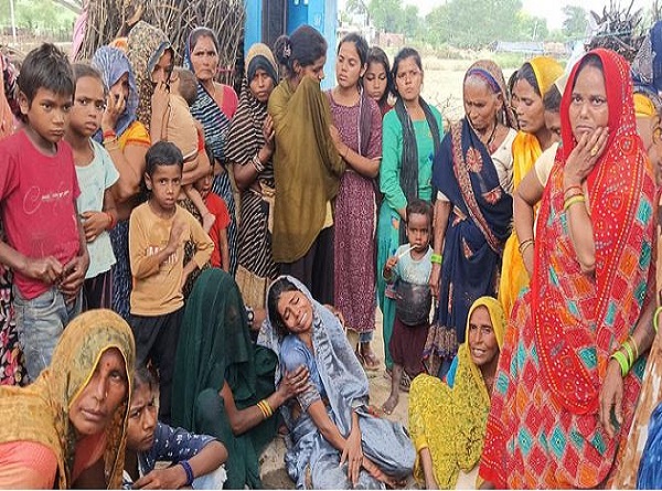 घटना के बाद रोते बिलखते परिजन घटना के बाद रोते बिलखते परिजन