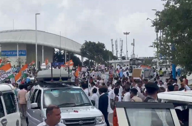 राहुल गांधी का काफिला राहुल गांधी का काफिला