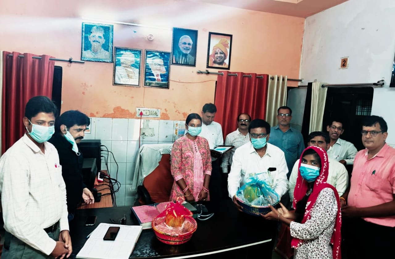 जिला क्षय रोग केंद्र और जिला कुष्ठ अधिकारी कार्यालय ने पूर्वी डीटीओ व डीएलओ को दी भावपूर्ण विदाई* जिला क्षय रोग केंद्र और जिला कुष्ठ अधिकारी कार्यालय ने पूर्वी डीटीओ व डीएलओ को दी भावपूर्ण विदाई*