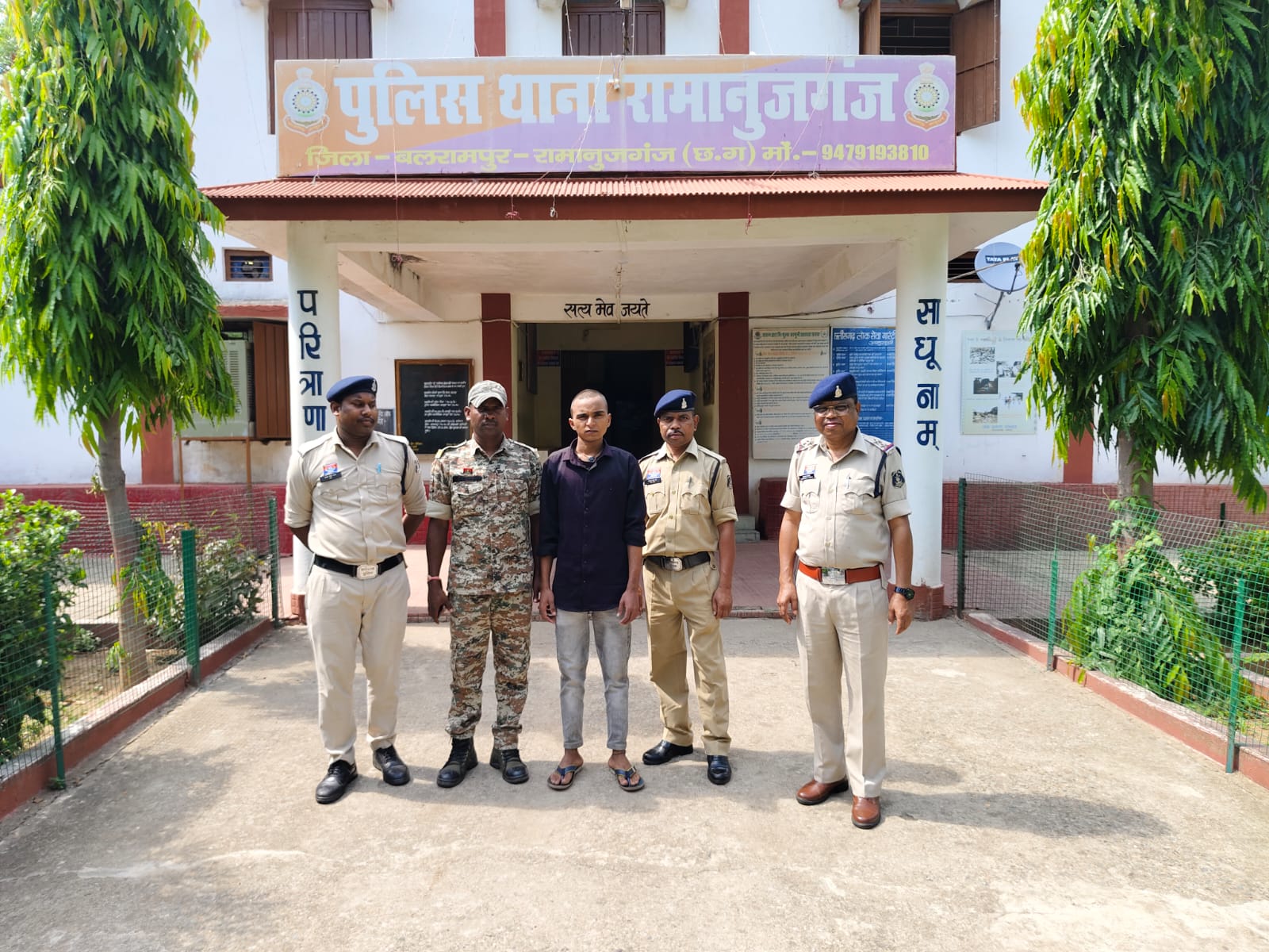 रामानुजगंज पुलिस की कार्रवाई, दुष्कर्म के आरोपित को चंद घंटों में गिरफ्तार कर भेजा जेल रामानुजगंज पुलिस की कार्रवाई, दुष्कर्म के आरोपित को चंद घंटों में गिरफ्तार कर भेजा जेल
