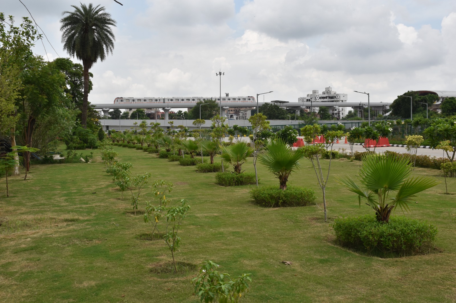 कानपुर मेट्रो में बनी ग्रीन बेल्ट कानपुर मेट्रो में बनी ग्रीन बेल्ट