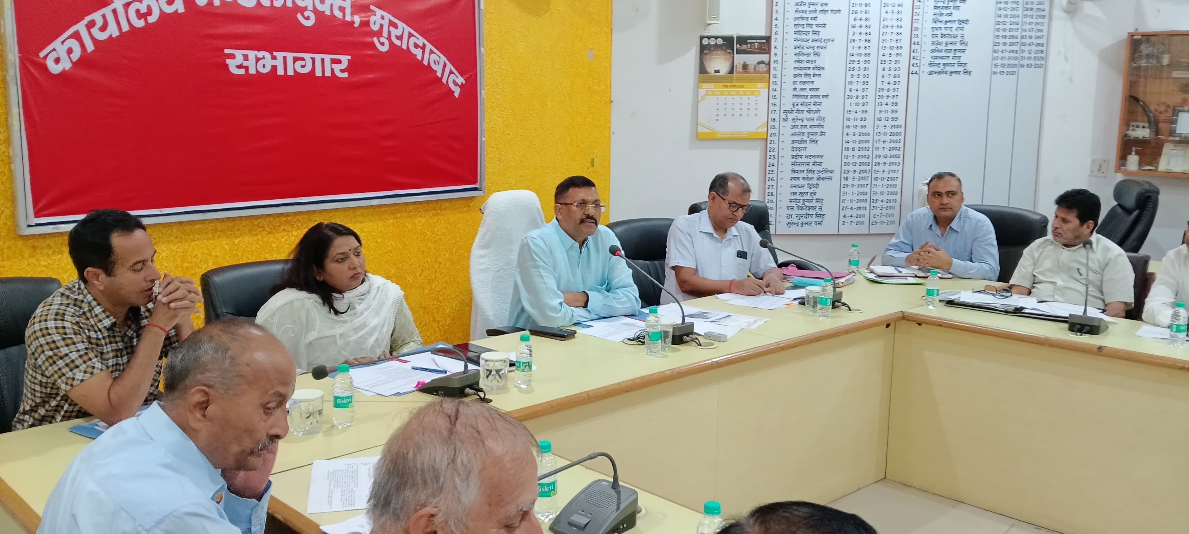 कमिश्नरी सभागार मुरादाबाद में मंडल स्तरीय उद्योग बंधु समिति की बैठक को संबोधित करते मंडलायुक्त आंजनेय कुमार सिंह। कमिश्नरी सभागार मुरादाबाद में मंडल स्तरीय उद्योग बंधु समिति की बैठक को संबोधित करते मंडलायुक्त आंजनेय कुमार सिंह।