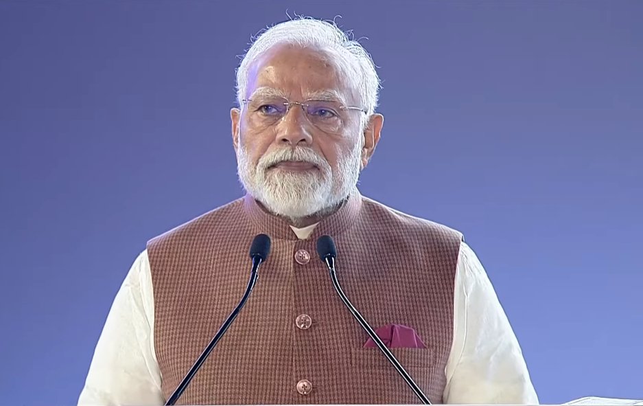 प्रधानमंत्री नरेन्द्र मोदी सोमवार को भारत मंडपम में कार्यक्रम को संबोधित करते हुए