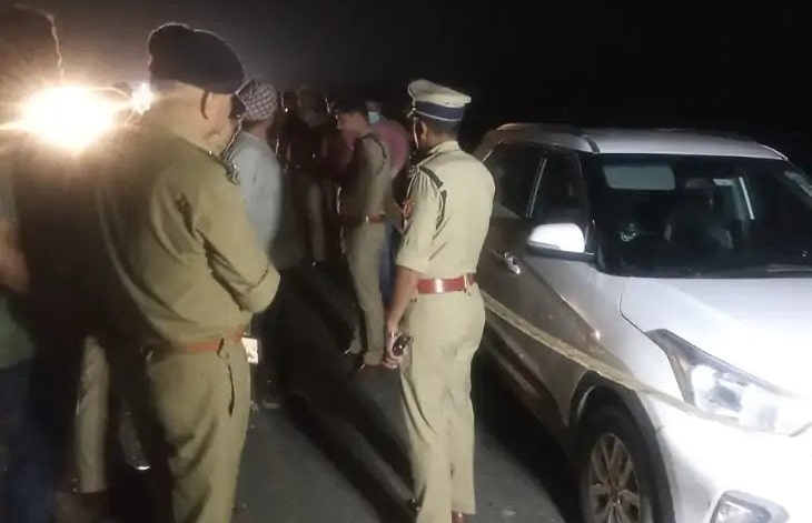 29 लाख लूट की सूचना मिलते ही जांच में जुटी यूपी पुलिस । 29 लाख लूट की सूचना मिलते ही जांच में जुटी यूपी पुलिस ।