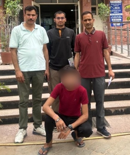 पुलिस की गिरफ्त में साइबर ठगी का मास्टर माइंड। पुलिस की गिरफ्त में साइबर ठगी का मास्टर माइंड।