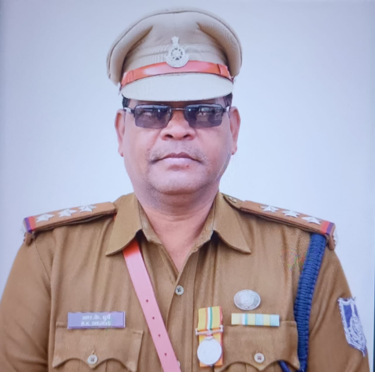 पीटीएस में मधुमख्खी के हमले सें एक इंस्पेक्टर की मौत,25 में से पांच गंभीर पीटीएस में मधुमख्खी के हमले सें एक इंस्पेक्टर की मौत,25 में से पांच गंभीर