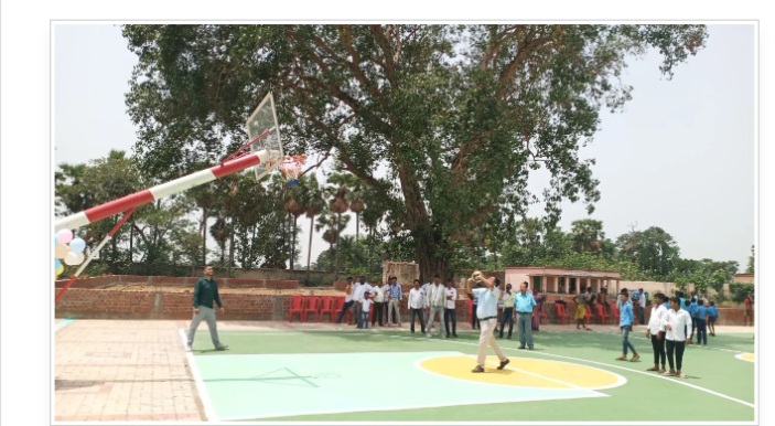 बच्चों को समर्पित खेल मैदान बच्चों को समर्पित खेल मैदान