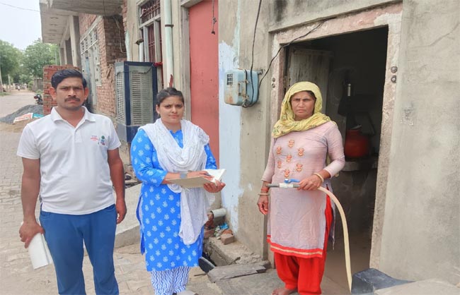 जल संरक्षण को लेकर नागरिकों को जागरूक करते हुए। जल संरक्षण को लेकर नागरिकों को जागरूक करते हुए।