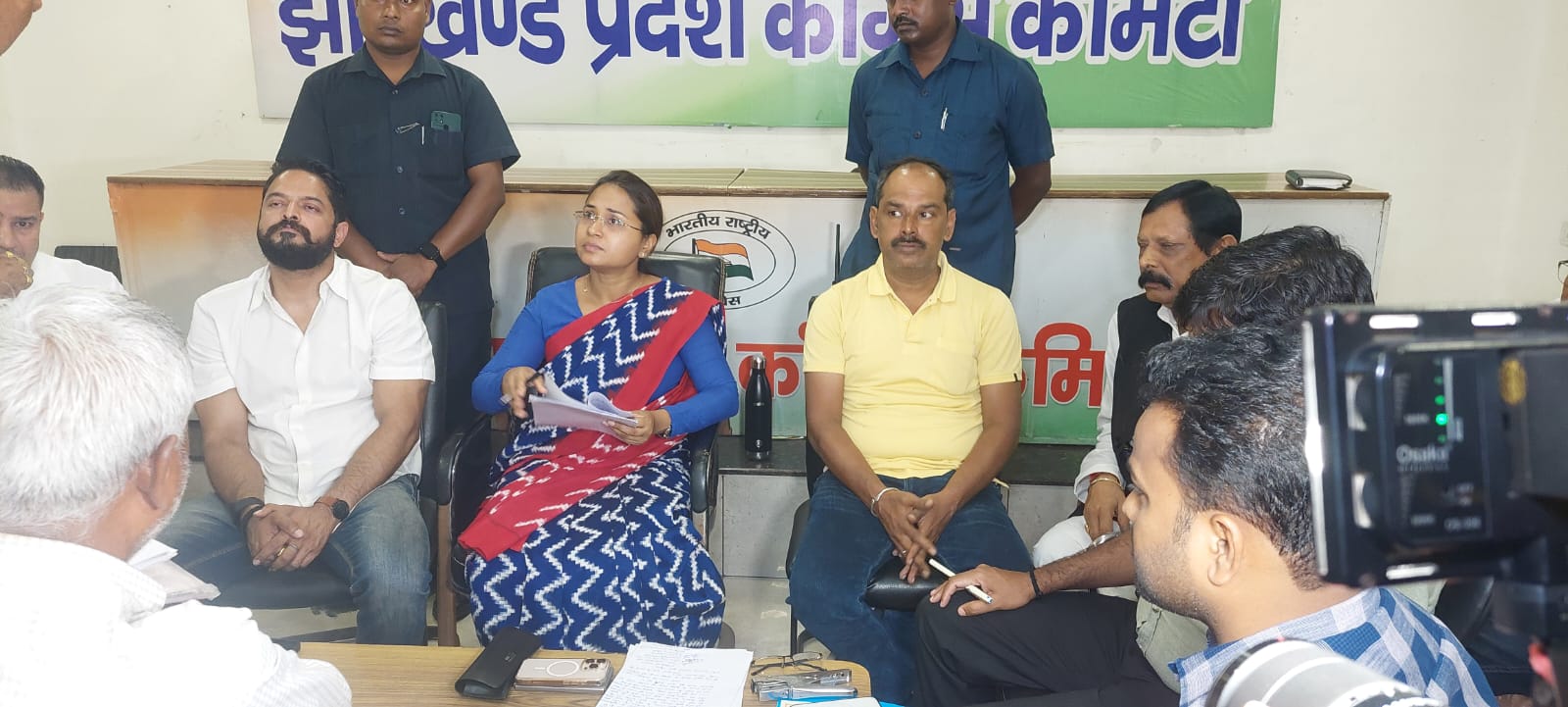 जनता दरबार की तस्वीर जनता दरबार की तस्वीर