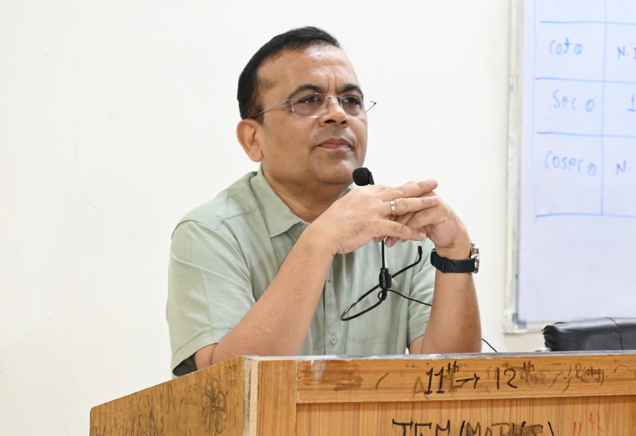 लगन और धैर्य के साथ मेहनत करने से सफलता निश्चित मिलेगी - कलेक्टर लगन और धैर्य के साथ मेहनत करने से सफलता निश्चित मिलेगी - कलेक्टर