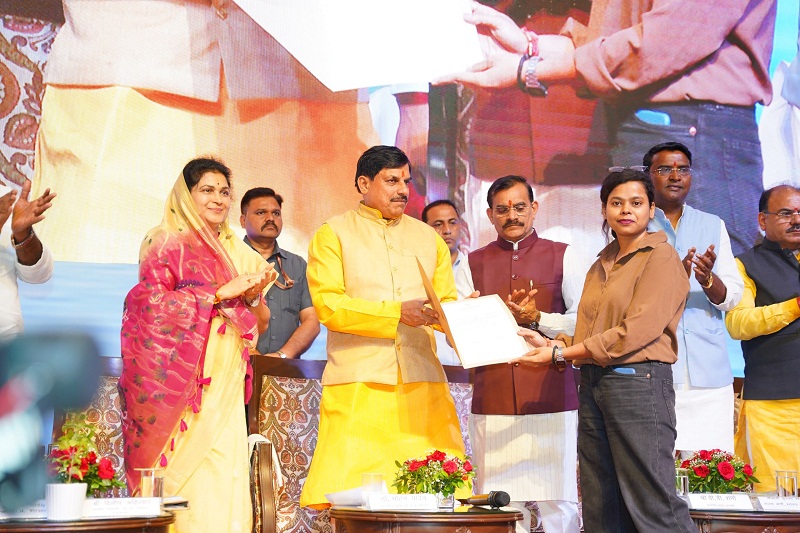 मुख्यमंत्री ने विश्व पर्यावरण दिवस पर पाठ्य सामग्री का विमोचन और पीएचडी छात्रों को पर्यावरण छात्रवृत्ति प्रदान की। मुख्यमंत्री ने विश्व पर्यावरण दिवस पर पाठ्य सामग्री का विमोचन और पीएचडी छात्रों को पर्यावरण छात्रवृत्ति प्रदान की।