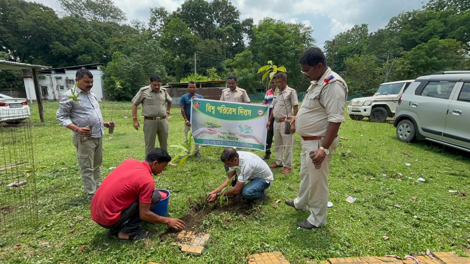 पर्यावरण दिवस पर थाने में पौधारोपण पर्यावरण दिवस पर थाने में पौधारोपण