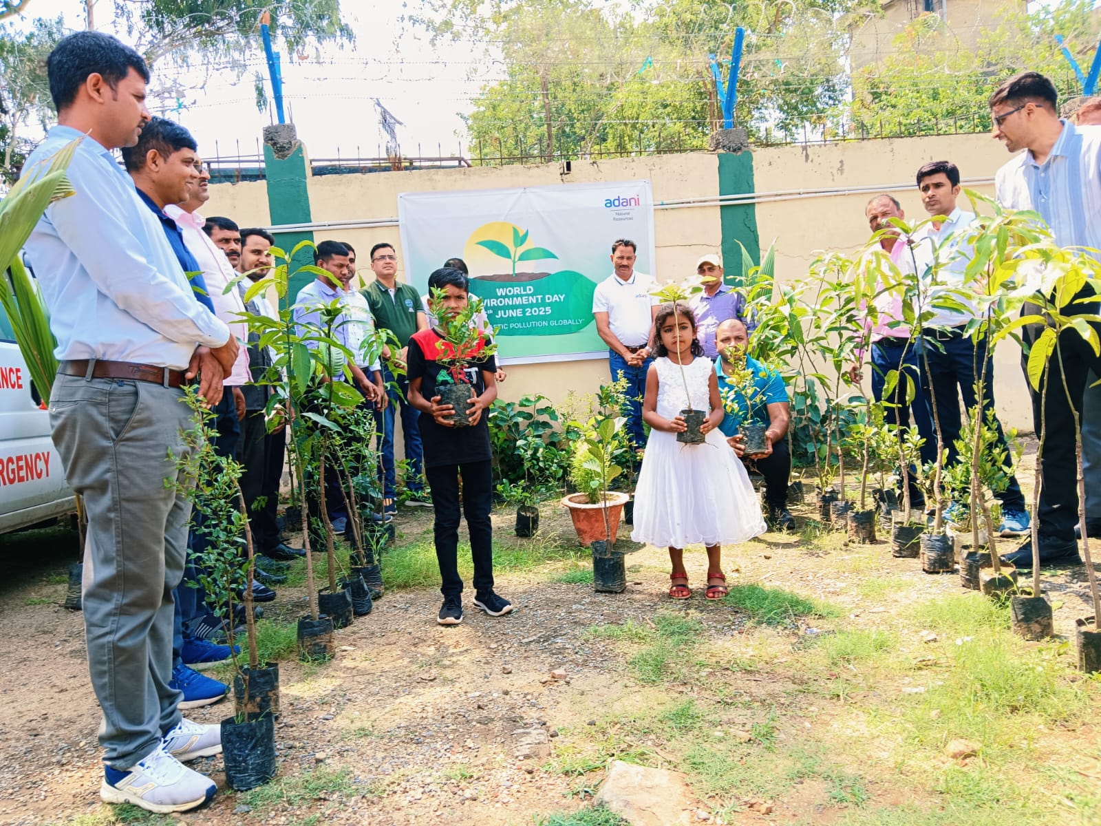 पर्यावरण दिवस पर आयोजित कार्यक्रम की फोटो पर्यावरण दिवस पर आयोजित कार्यक्रम की फोटो