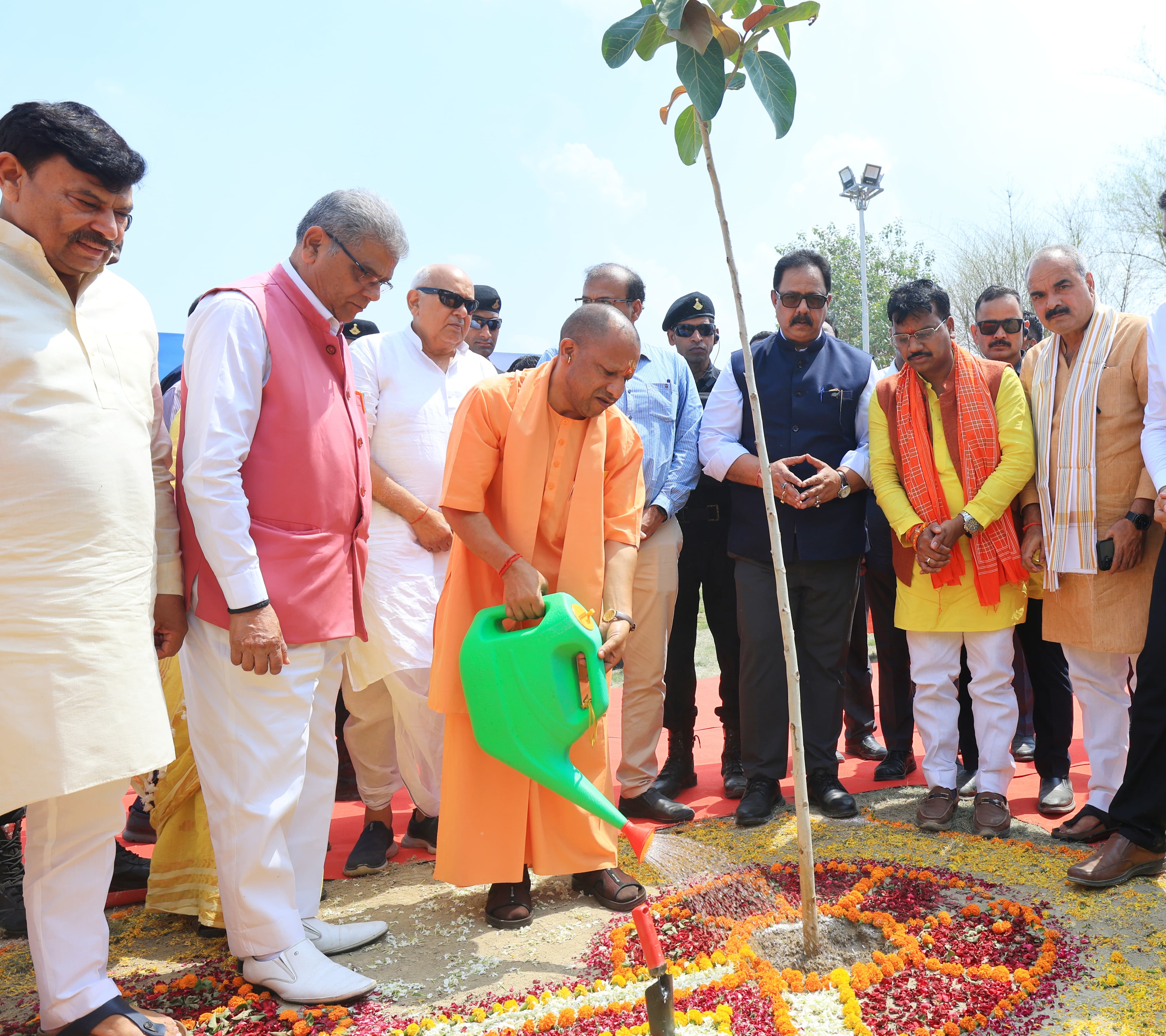 सीएम योगी पुष्प वाटिका सीएम योगी पुष्प वाटिका