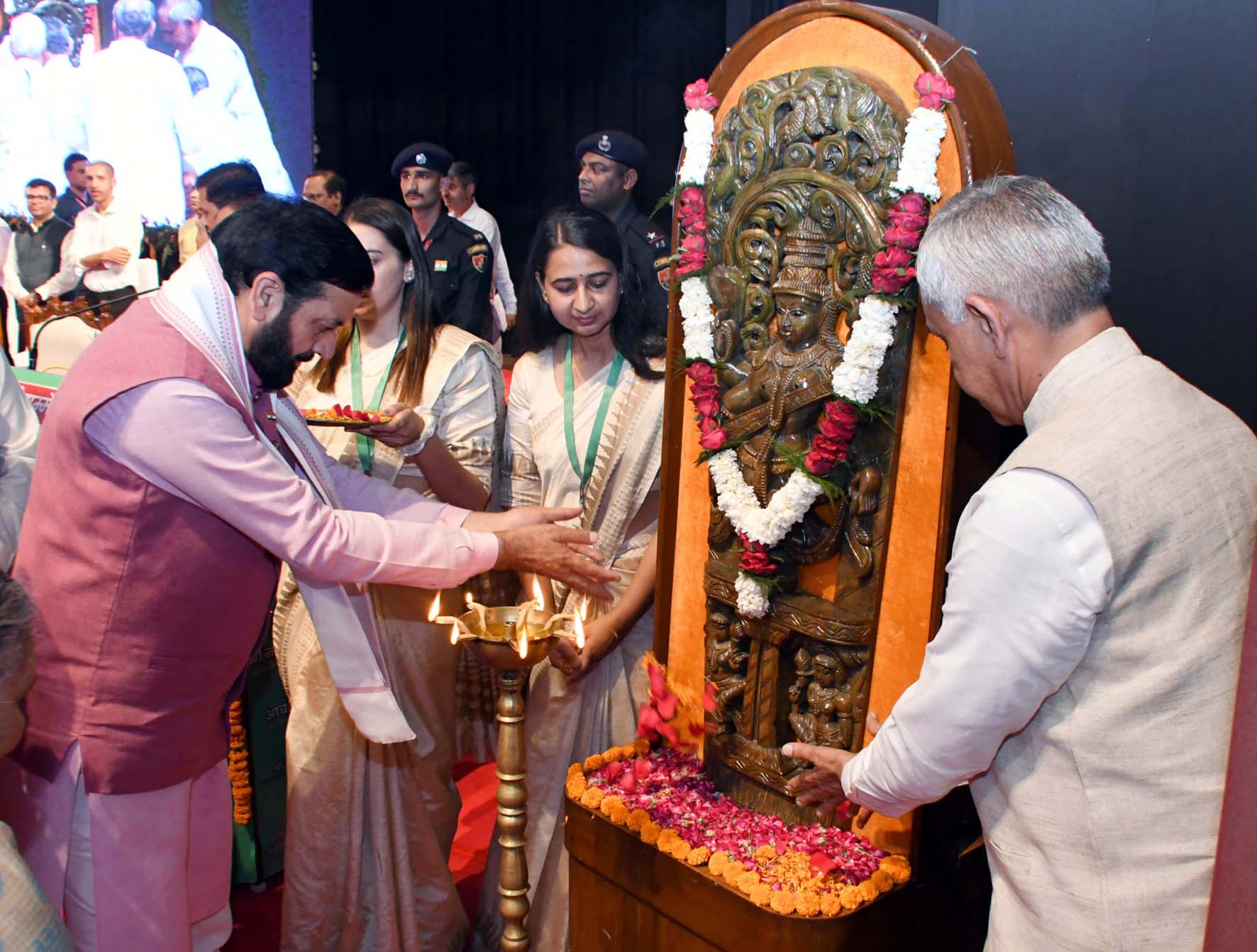 कार्यक्रम का शुभारंभ करते मुख्यमंत्री नायब सिंह सैनी। कार्यक्रम का शुभारंभ करते मुख्यमंत्री नायब सिंह सैनी।