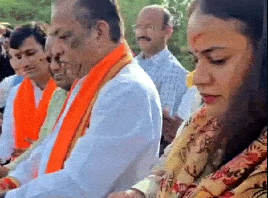 मंत्री जोराराम कुमावत बोले, बाड़मेर-जैसलमेर में ऊंट से पानी लाते थे और अब घर-घर पानी पहुंच रहा मंत्री जोराराम कुमावत बोले, बाड़मेर-जैसलमेर में ऊंट से पानी लाते थे और अब घर-घर पानी पहुंच रहा