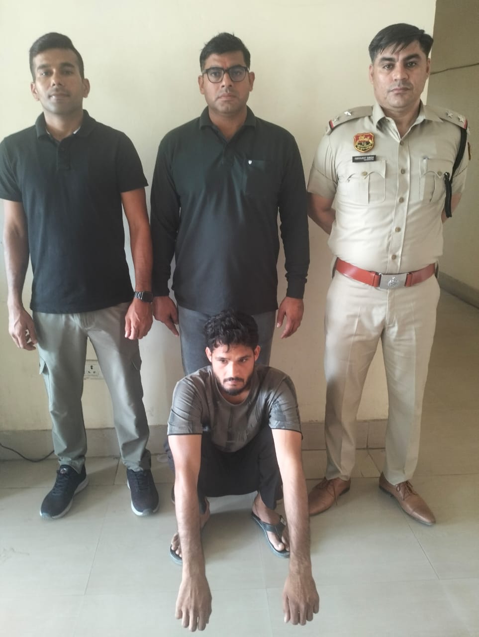 खाता उपलब्ध करवाने वाला गिरफ्तार आरोपित खाता उपलब्ध करवाने वाला गिरफ्तार आरोपित