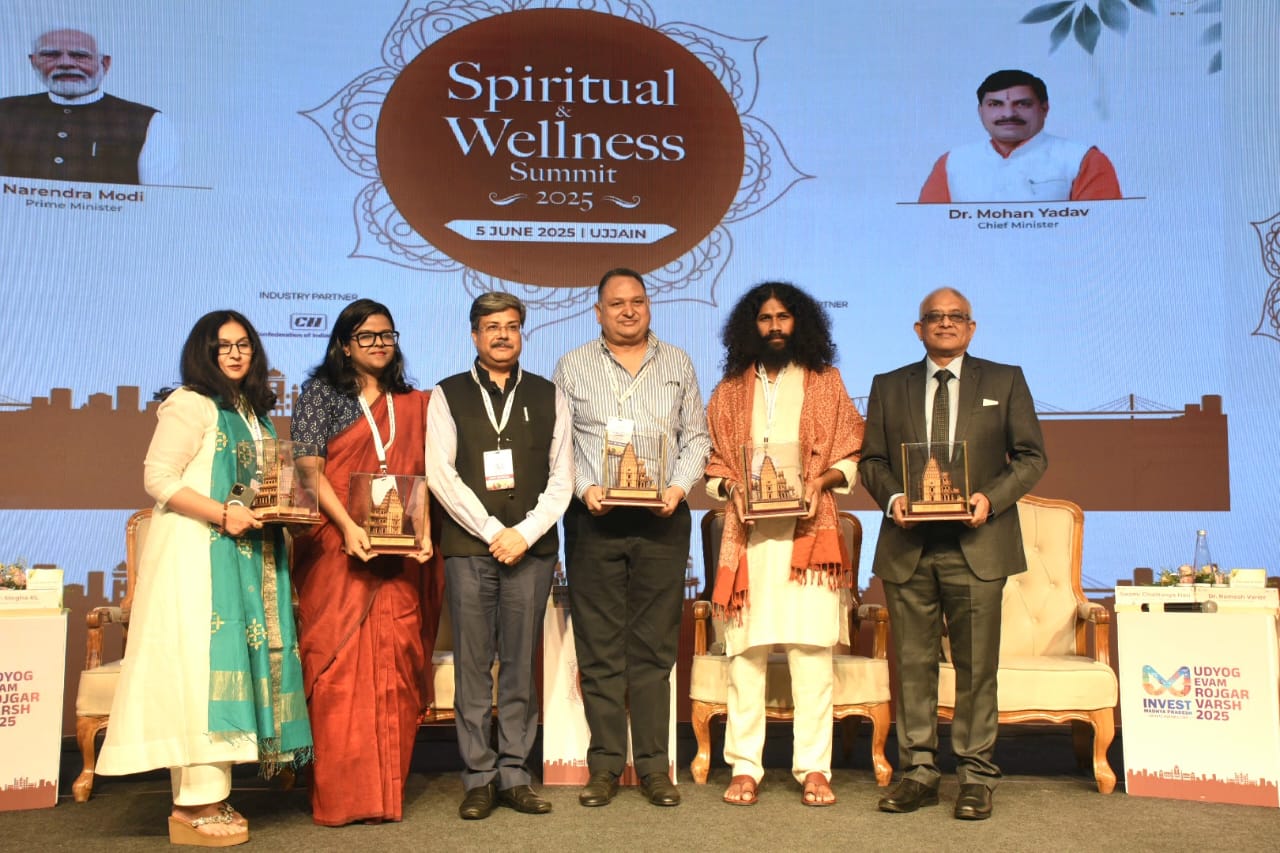 प्रमुख सचिव शुक्ला उज्जैन में स्पिरिचुअल और वेलनेस समिट के दौरान पैनल डिस्कशन में निवेशकों से चर्चा कर रहे थे। आइडियेटिंग द पार्टनरशिप मॉडल विषय पर निवेशकों और हितधारकों ने उज्जैन को आध्यात्मिक और वेलनेस केंद्र के रूप में स्थापित करने की संभावनाओं और सिंहस्थ के दौरान उज्जैन में निवेश के अवसरों पर चर्चा की प्रमुख सचिव शुक्ला उज्जैन में स्पिरिचुअल और वेलनेस समिट के दौरान पैनल डिस्कशन में निवेशकों से चर्चा कर रहे थे। आइडियेटिंग द पार्टनरशिप मॉडल विषय पर निवेशकों और हितधारकों ने उज्जैन को आध्यात्मिक और वेलनेस केंद्र के रूप में स्थापित करने की संभावनाओं और सिंहस्थ के दौरान उज्जैन में निवेश के अवसरों पर चर्चा की