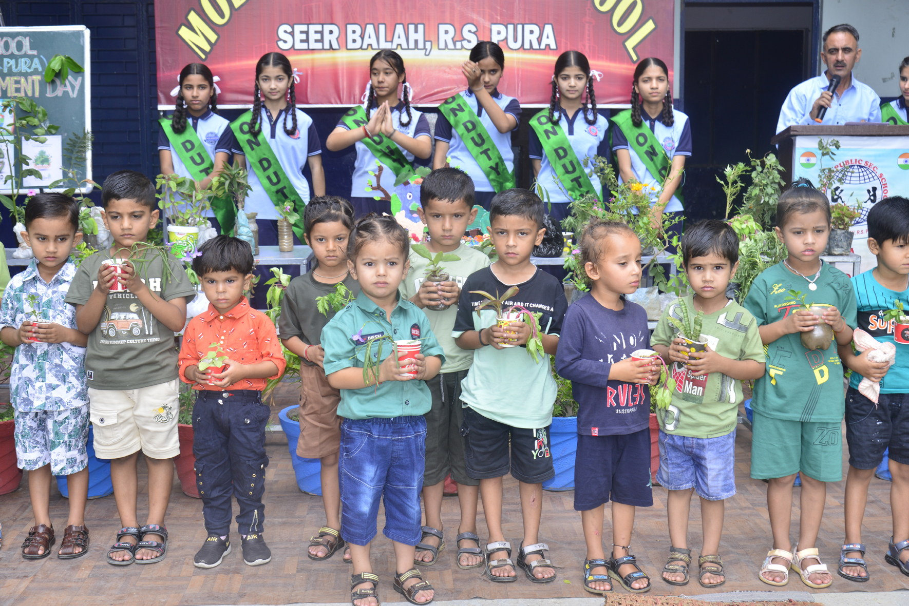 World environment day celebrated with enthusiasm in schools World environment day celebrated with enthusiasm in schools