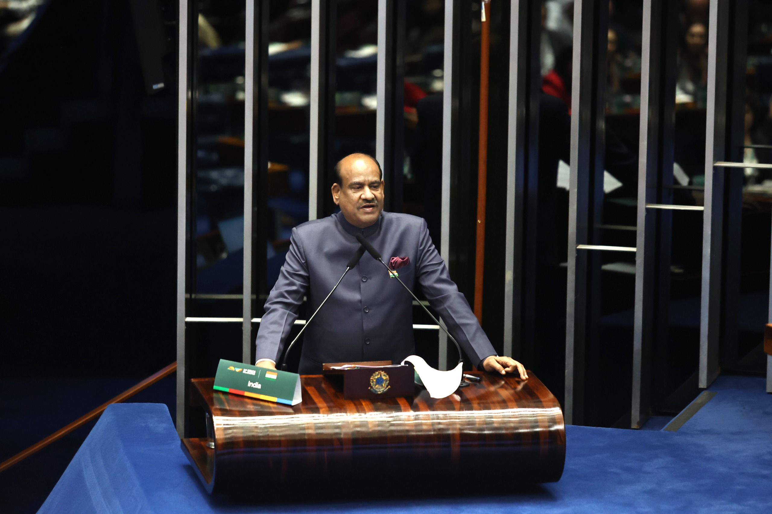 ब्रिक्स मंच पर बिरला ब्रिक्स मंच पर बिरला