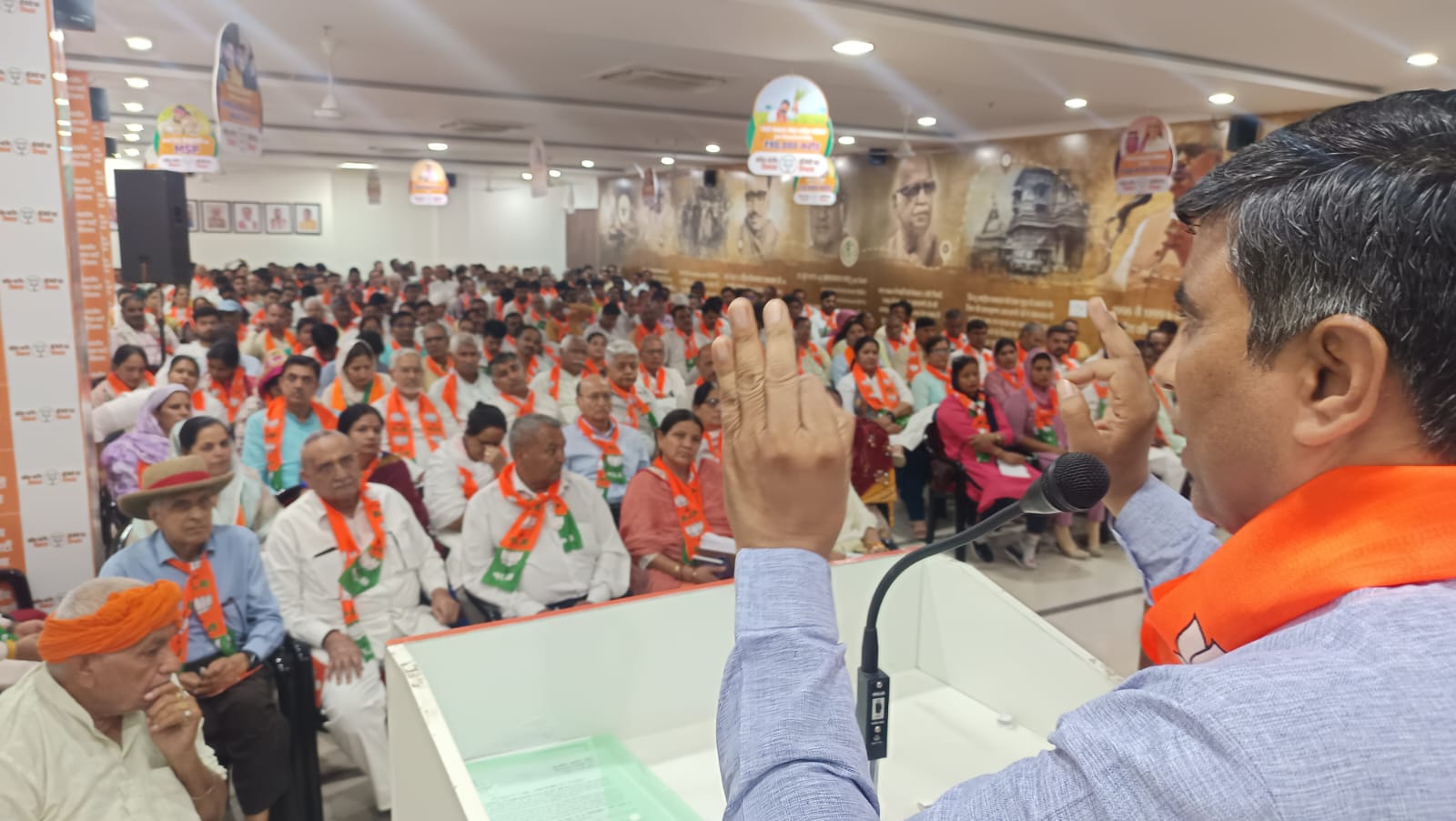 कार्यक्रम को संबोधित करते शिक्षा मंत्री महीपाल ढांडा। कार्यक्रम को संबोधित करते शिक्षा मंत्री महीपाल ढांडा।