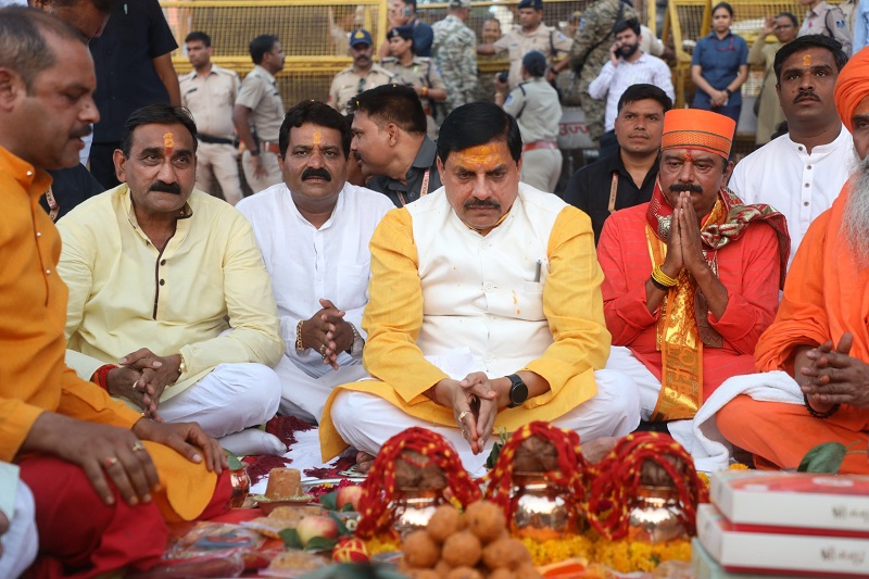 सपत्नीक पूजा-अर्चना सपत्नीक पूजा-अर्चना
