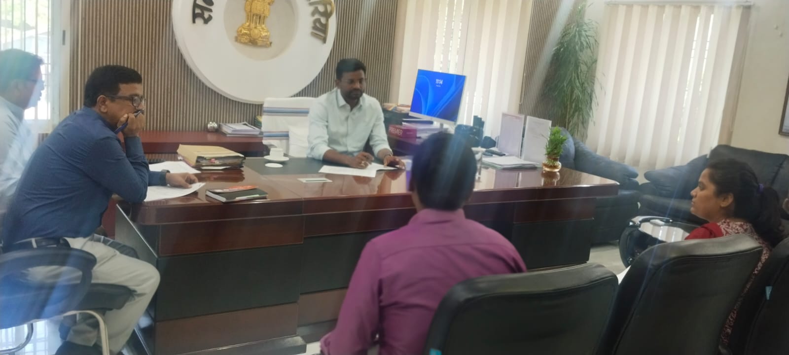 व्यवस्थित तरीके से करें निर्वाचन कार्य, बढ़ाएं स्वीप एक्टिविटीज: डीएम