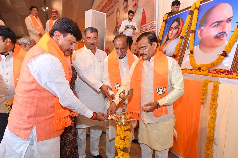 भाजपा कार्यालय में आयोजित पिछड़ा वर्ग मोर्चा की वृहद कार्यशाला