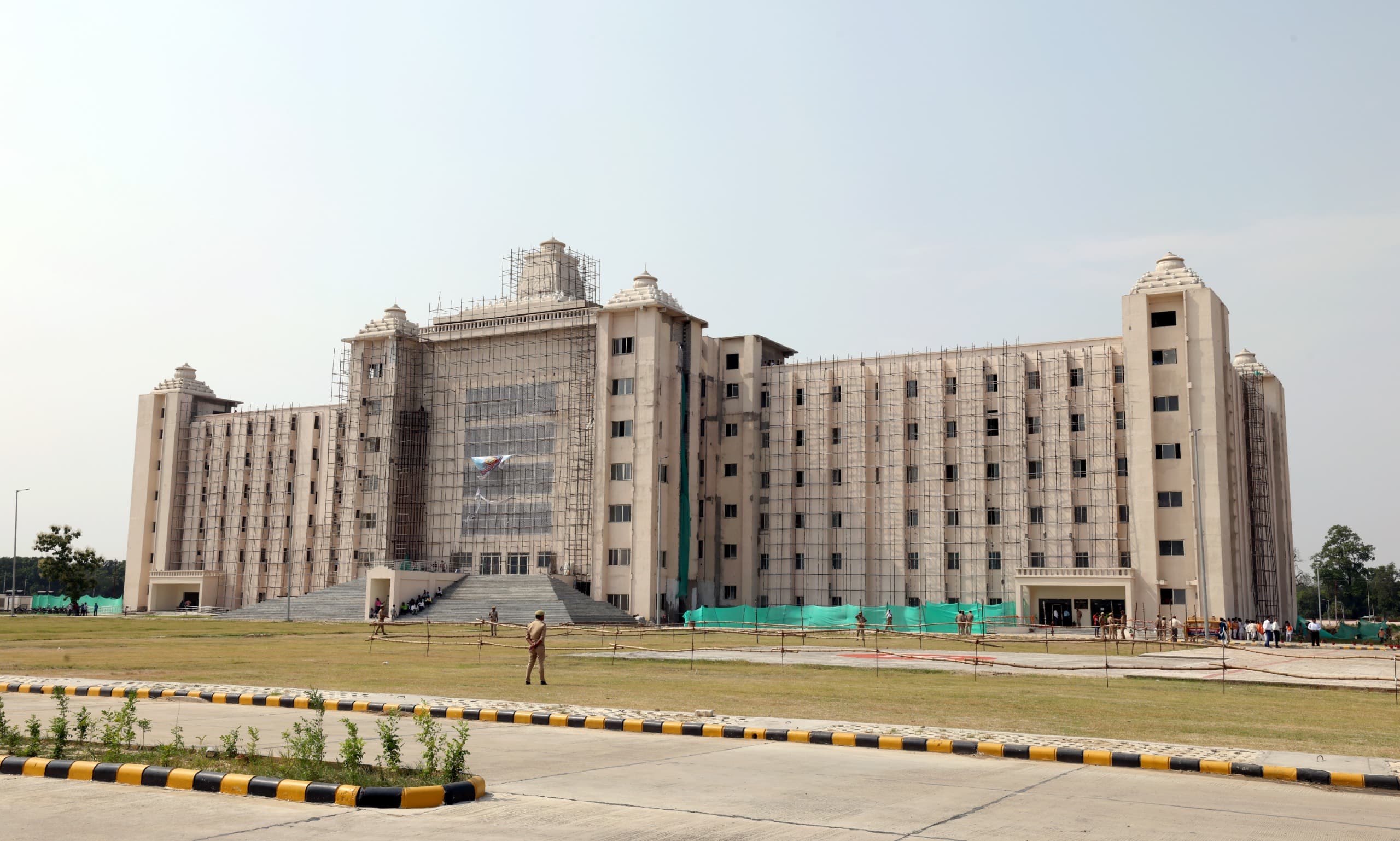 *सीएम योगी ने किया निर्माणाधीन आयुष विश्वविद्यालय का निरीक्षण*
