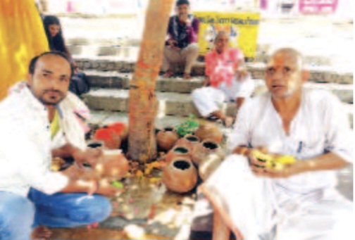 निर्जला एकादशी पर हजारों श्रद्धालुओं ने लगाई पुष्कर सरोवर में आस्था की डुबकी