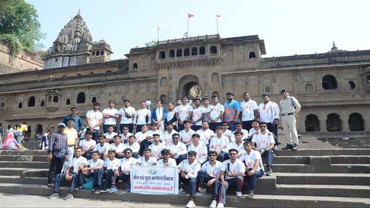 शहडोल संभाग के युवा दल ने किया महेश्वर का भ्रमण शहडोल संभाग के युवा दल ने किया महेश्वर का भ्रमण