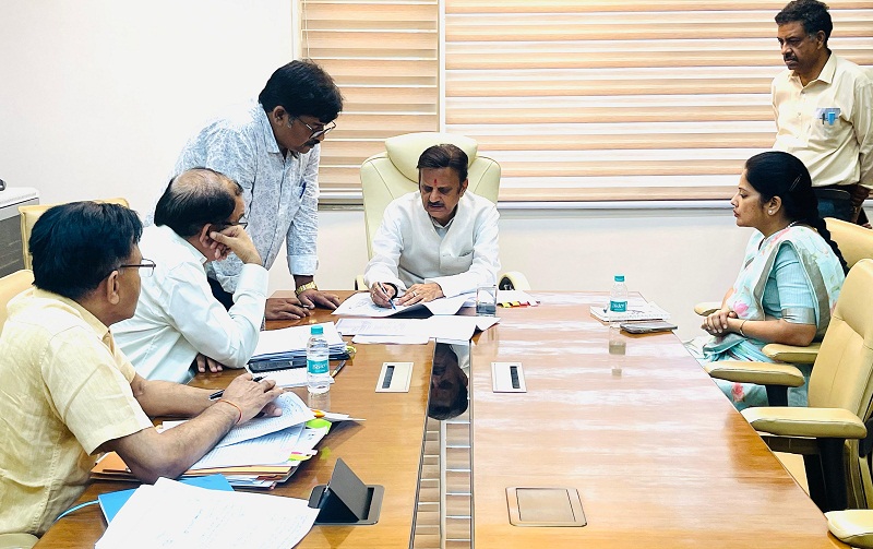 उप मुख्यमंत्री शुक्ल ने की रीवा के शैक्षणिक संस्थानों के उन्नयन कार्यों की समीक्षा