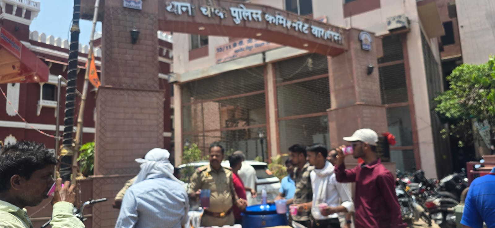 वाराणसी में तल्ख मौसम का नजारा वाराणसी में तल्ख मौसम का नजारा