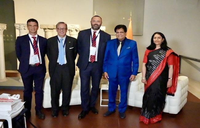 मास्चियो गैसपार्डो के बोर्ड अध्यक्ष मिर्को मास्चियो के साथ गोयल मास्चियो गैसपार्डो के बोर्ड अध्यक्ष मिर्को मास्चियो के साथ गोयल