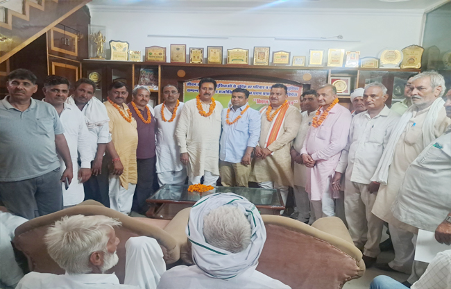 सोनीपत: जनता शिक्षण संस्थाओं के अध्यक्ष अजीत सांगवान अपनी नई टीम के साथ सोनीपत: जनता शिक्षण संस्थाओं के अध्यक्ष अजीत सांगवान अपनी नई टीम के साथ