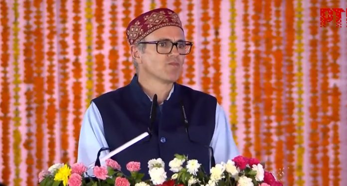 मुख्यमंत्री ने प्रधानमंत्री नरेंद्र मोदी के सामने उठाया केंद्र शासित प्रदेश के लिए राज्य का मुद्दा मुख्यमंत्री ने प्रधानमंत्री नरेंद्र मोदी के सामने उठाया केंद्र शासित प्रदेश के लिए राज्य का मुद्दा