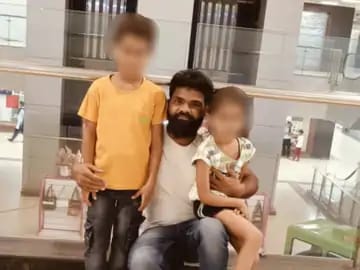 कोरबा : प्रेमी संग फरार हुई पत्नी, पति को दी 'नीले ड्रम' की धमकी कोरबा : प्रेमी संग फरार हुई पत्नी, पति को दी 'नीले ड्रम' की धमकी