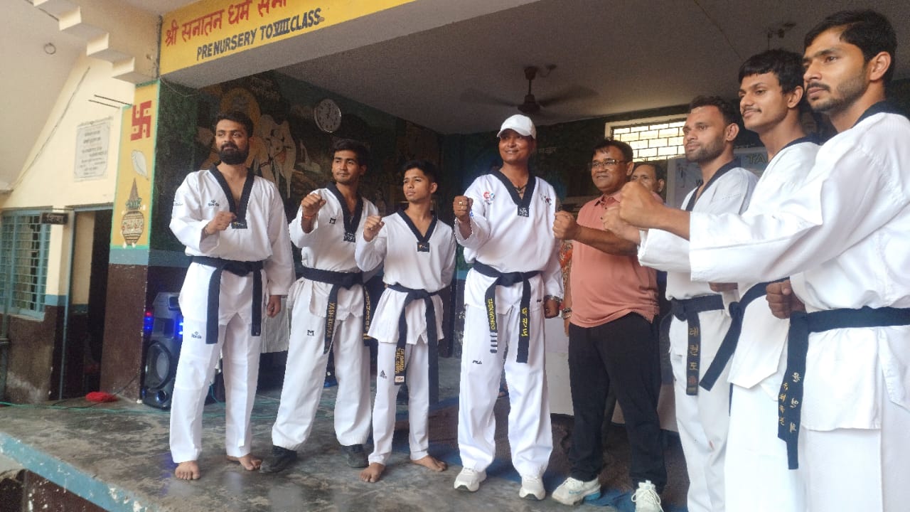 51 ताइक्वांडो खिलाड़ियों ने दिया बेल्ट व ब्रेकिंग एग्जाम 51 ताइक्वांडो खिलाड़ियों ने दिया बेल्ट व ब्रेकिंग एग्जाम