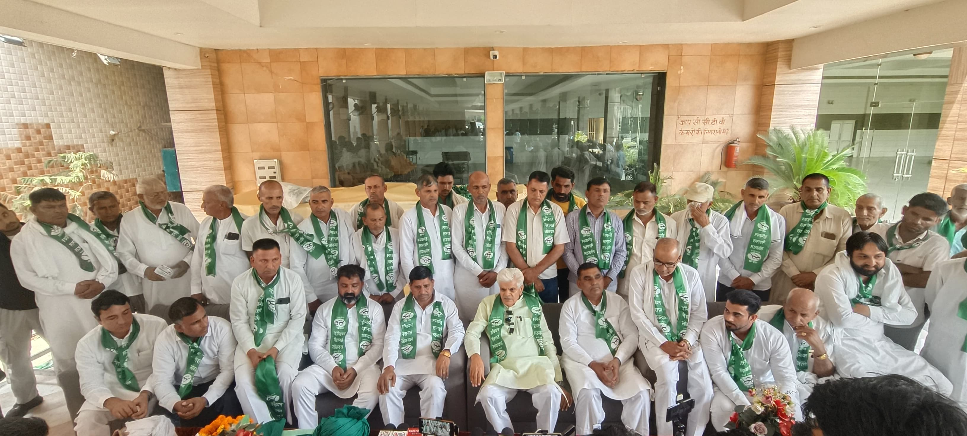 कैथल मेंं पत्रकारों से मुखातिब होते हुए इऽैलो प्रदेशाध्यक्ष रामपाल माजरा। कैथल मेंं पत्रकारों से मुखातिब होते हुए इऽैलो प्रदेशाध्यक्ष रामपाल माजरा।