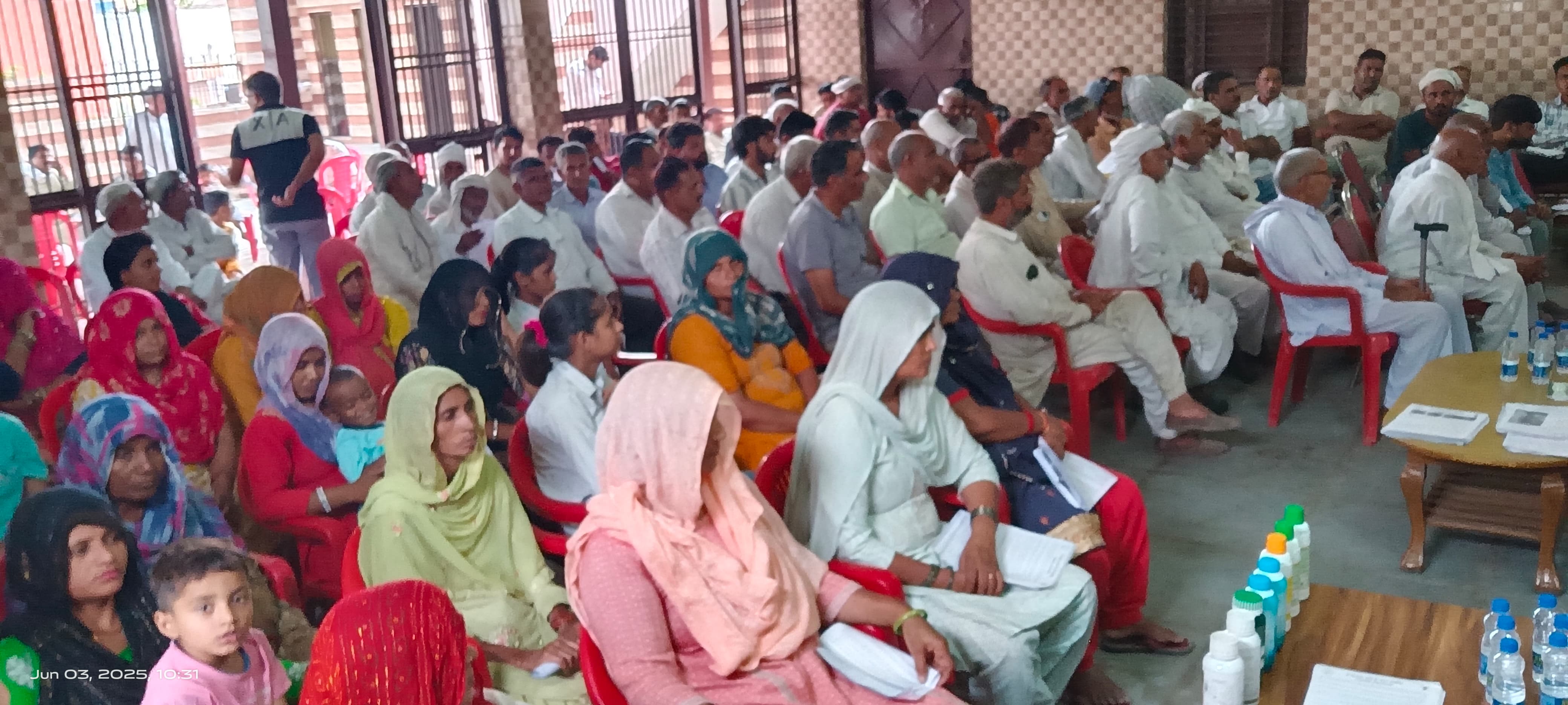 गांव कैथ में आयोजित किसानों के शिविर में बोलते कृषि वैज्ञानिक