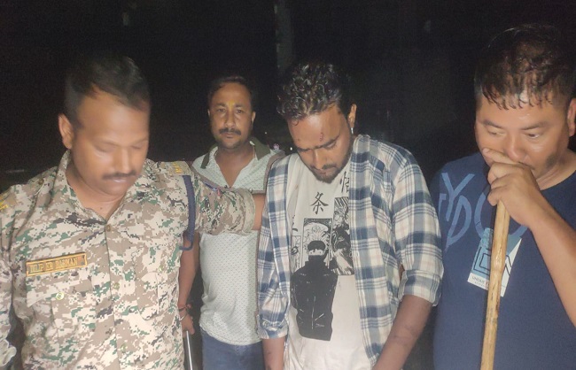 मादक कारोबारी गिरफ्तार मादक कारोबारी गिरफ्तार