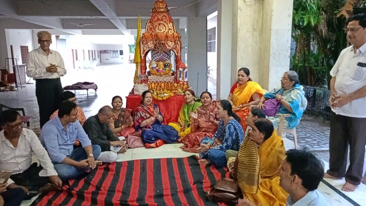 तीनों भाई -बहन श्रीकृष्ण,बलराम व सुभद्रा घुमने जाएंगे मौसी के घर तीनों भाई -बहन श्रीकृष्ण,बलराम व सुभद्रा घुमने जाएंगे मौसी के घर