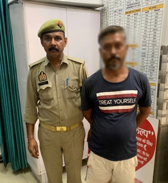 पुलिस गिरफ्त में आपरेशन सिंदूर के विरोध में और पाकिस्तान के समर्थन में पोस्ट करने का आरोपित बाबू खां। पुलिस गिरफ्त में आपरेशन सिंदूर के विरोध में और पाकिस्तान के समर्थन में पोस्ट करने का आरोपित बाबू खां।