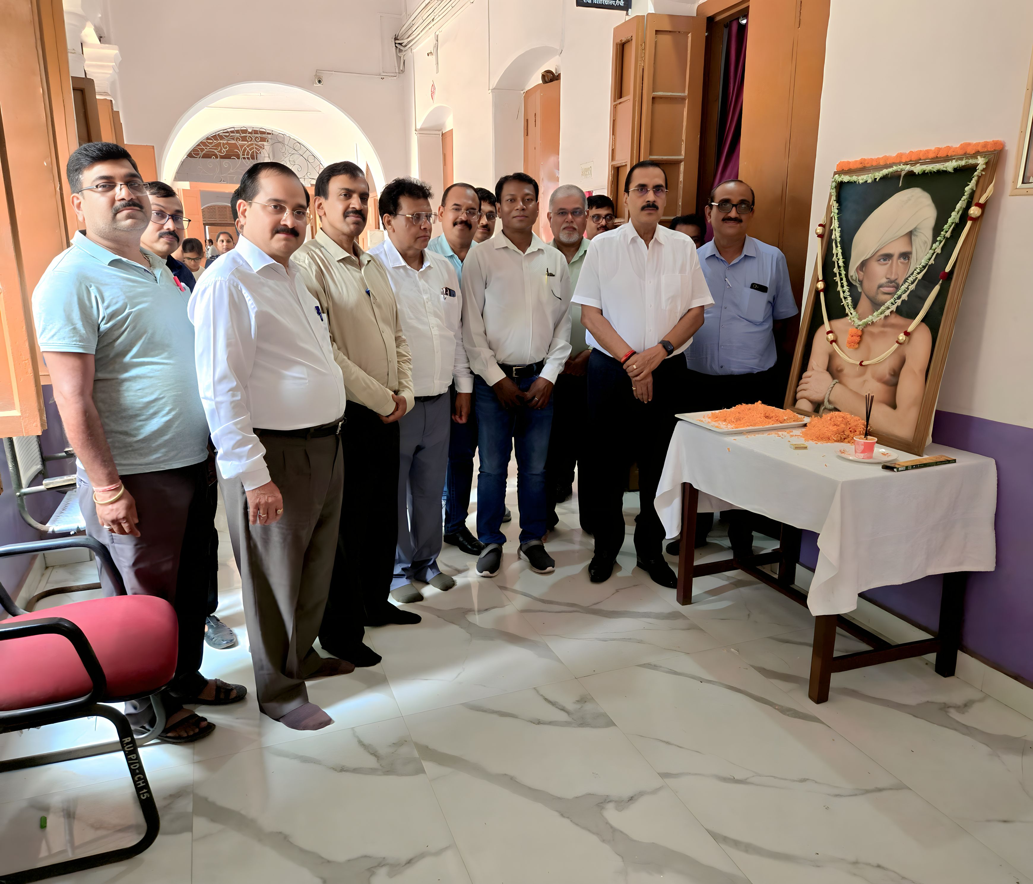 श्रद्धांजलि सभा में कुलपति सहित अन्य की तस्वीर श्रद्धांजलि सभा में कुलपति सहित अन्य की तस्वीर