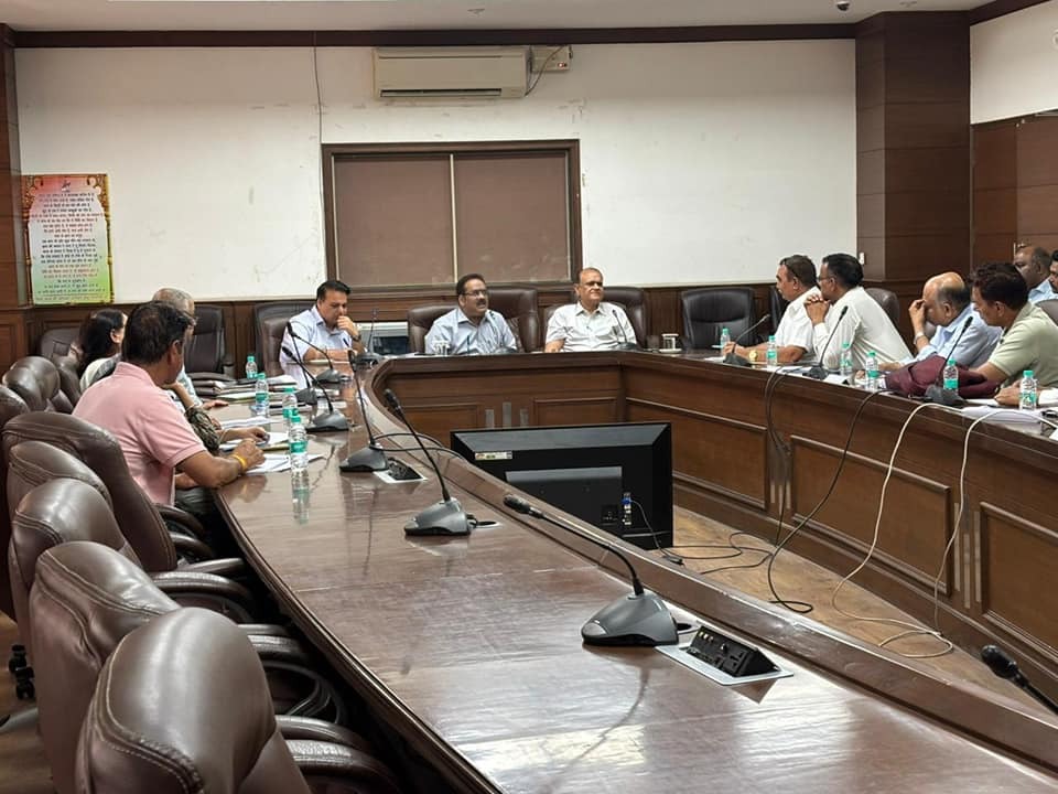 शिक्षा विभाग के प्रधान सचिव पंकज अग्रवाल शिक्षक संगठनों की बैठक लेते हुूए शिक्षा विभाग के प्रधान सचिव पंकज अग्रवाल शिक्षक संगठनों की बैठक लेते हुूए